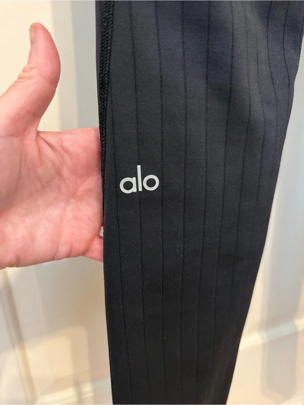 ALO Yoga High-Waist Pinstripe Legging in Anthracite/Black, Size: Medium